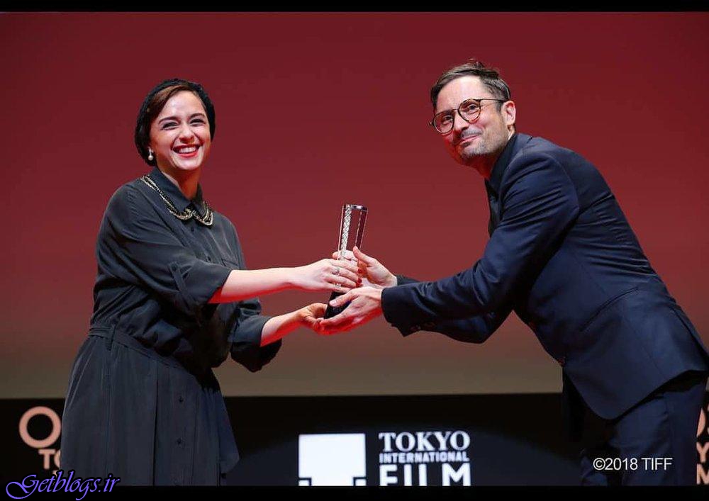 اهدای جایزه به وسیله ترانه علیدوستی ، جشنواره فیلم توکیو در ایستگاه آخر